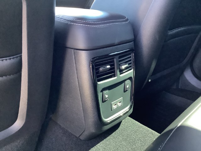 Used 2023 Chrysler 300 C RWD image 27