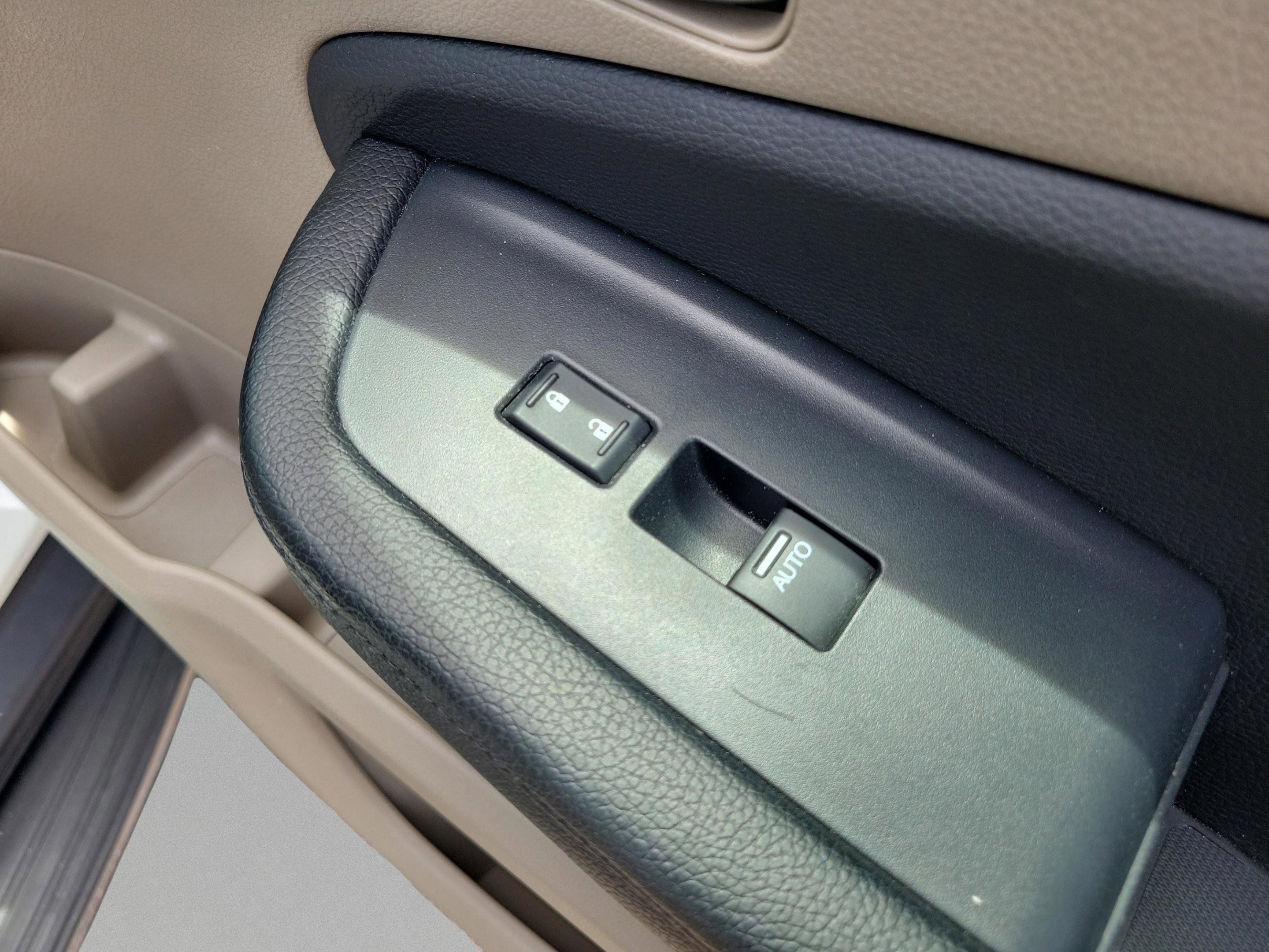 Certified 2017 Honda Pilot Touring image 21