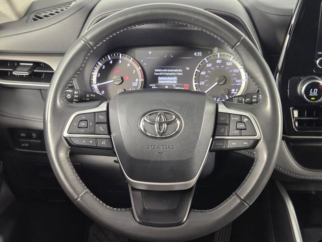 Used 2024 Toyota Highlander LE AWD/4WD image 22