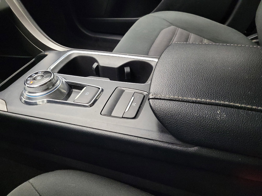 Used 2017 Ford Fusion SE w/ Fusion SE Technology Package FWD image 26