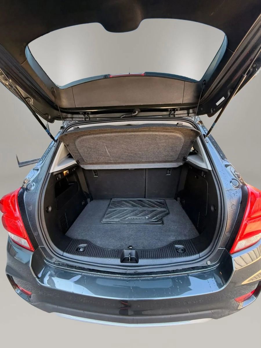 Used 2017 Chevrolet Trax LT w/ LT Convenience Package AWD/4WD image 13