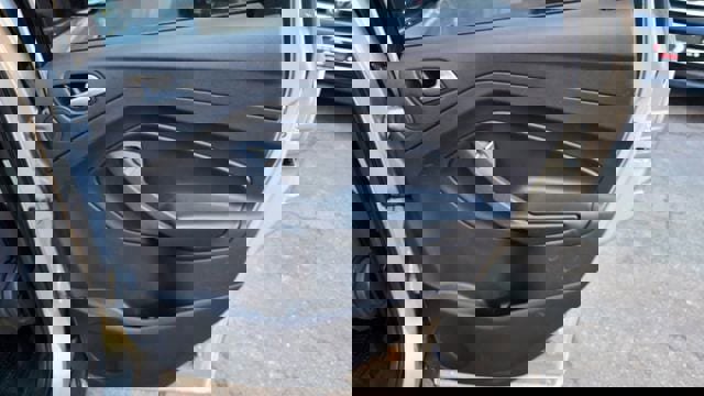 Used 2017 Ford Escape SE w/ Equipment Group 201A image 33