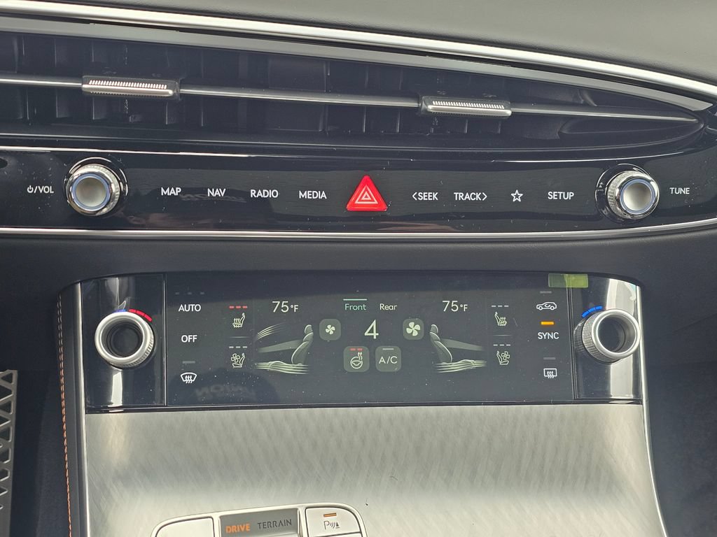 New 2026 Genesis GV70 2.5T Sport Prestige AWD/4WD image 16