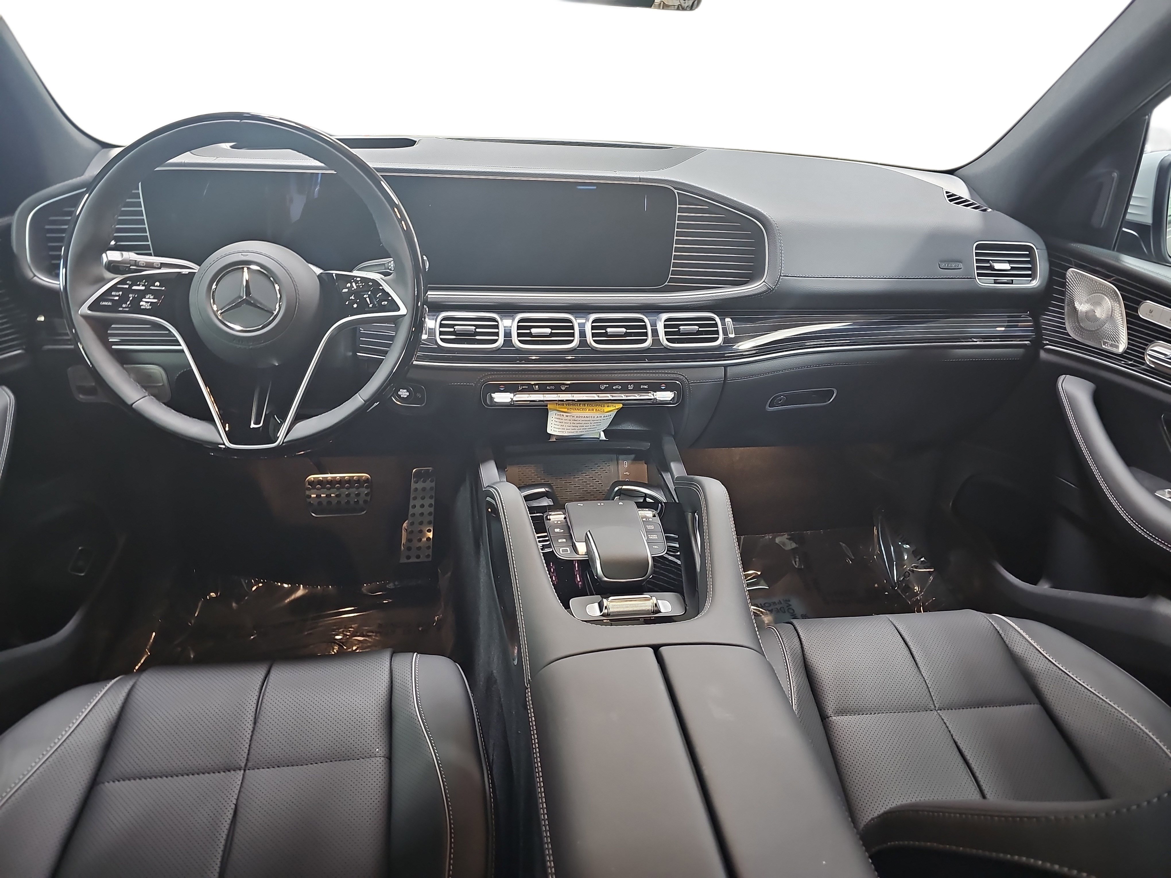 New 2026 Mercedes-Benz GLS 580 4MATIC image 9