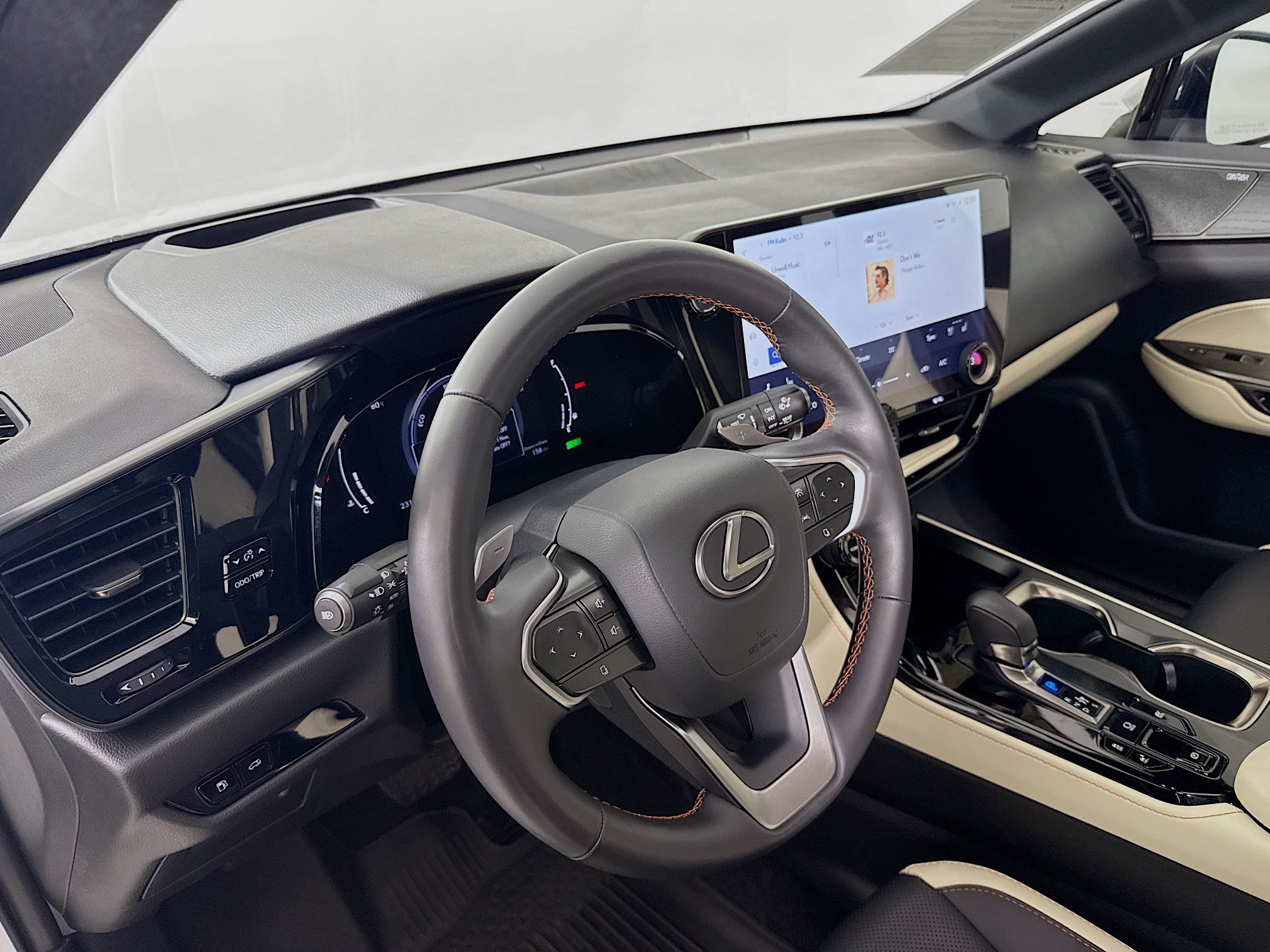 Used 2024 Lexus NX 350h AWD w/ Luxury Package image 9