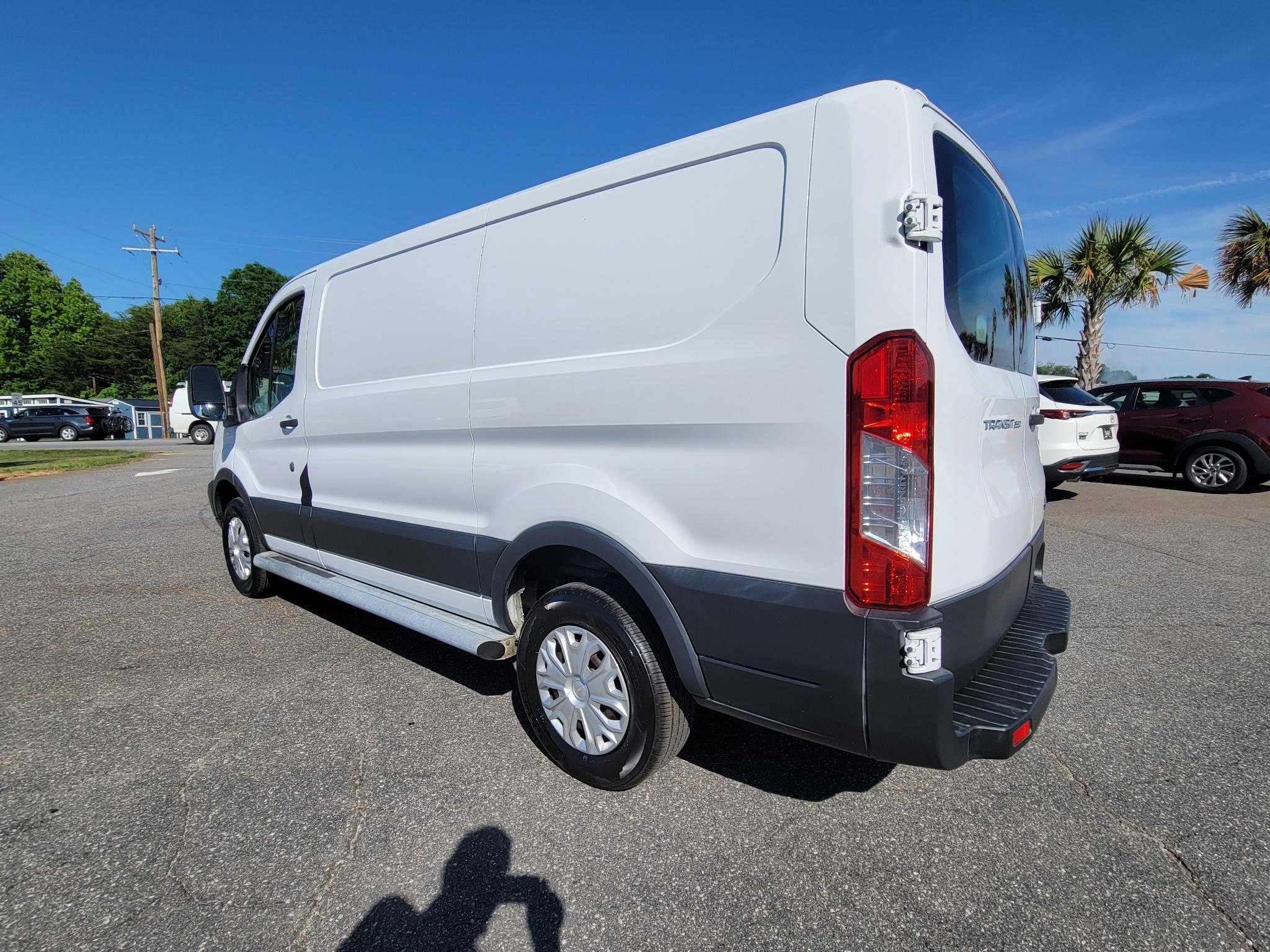 Used 2015 Ford Transit 250 130 Low Roof w/ Exterior Upgrade Package RWD image 11