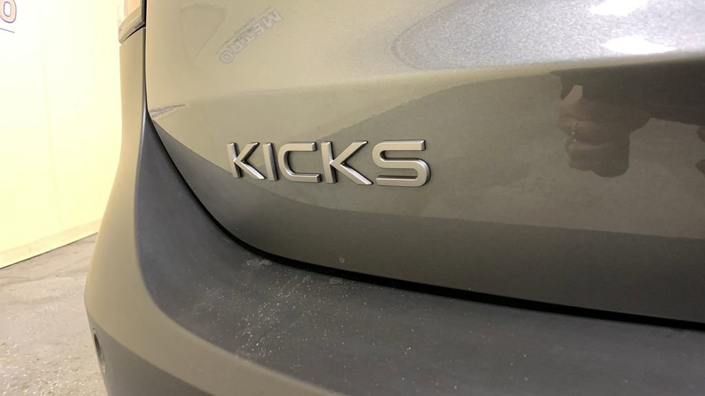 Used 2025 Nissan Kicks SV w/ SV Premium Package image 17
