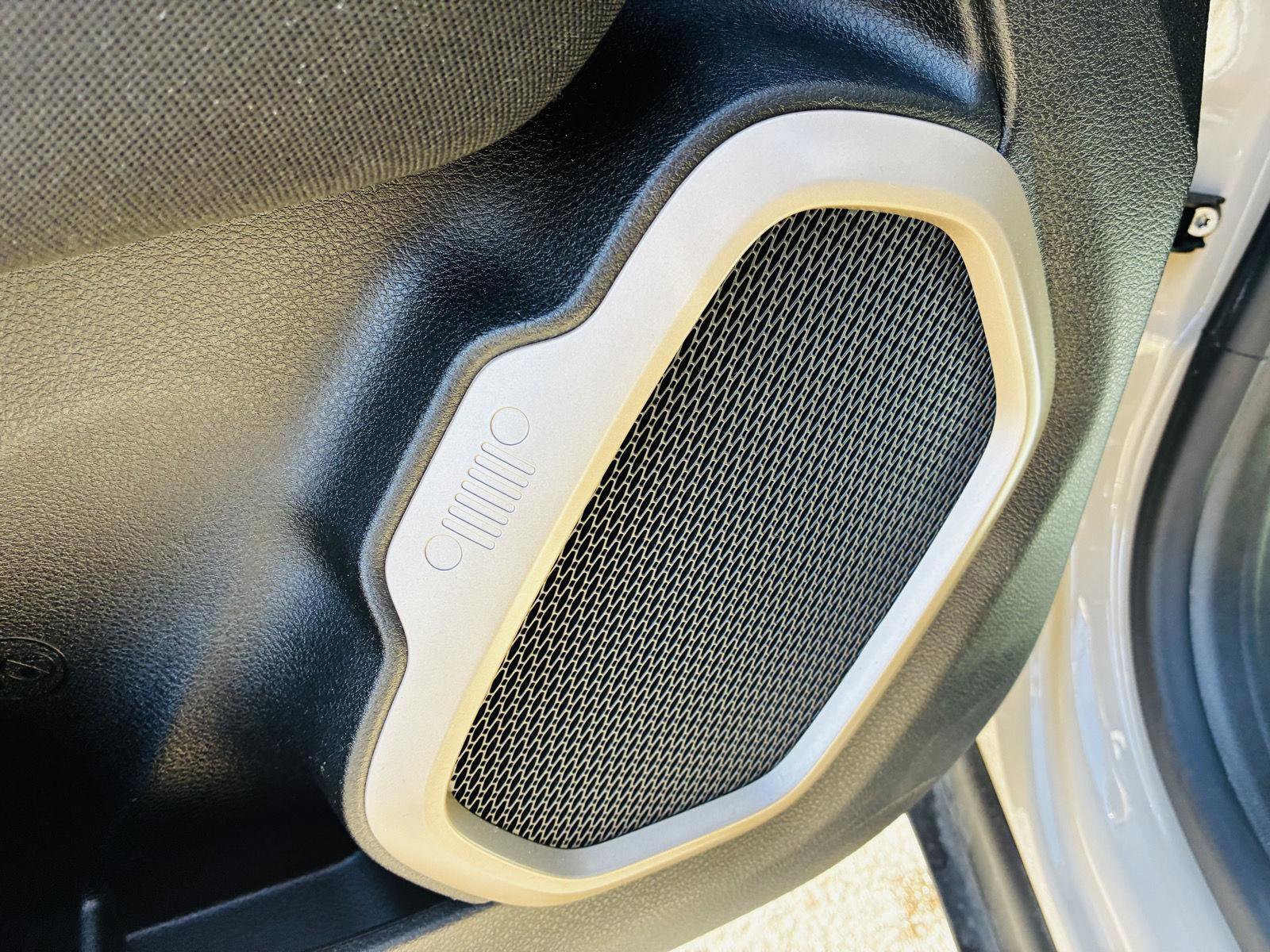 Used 2016 Jeep Renegade Latitude image 31