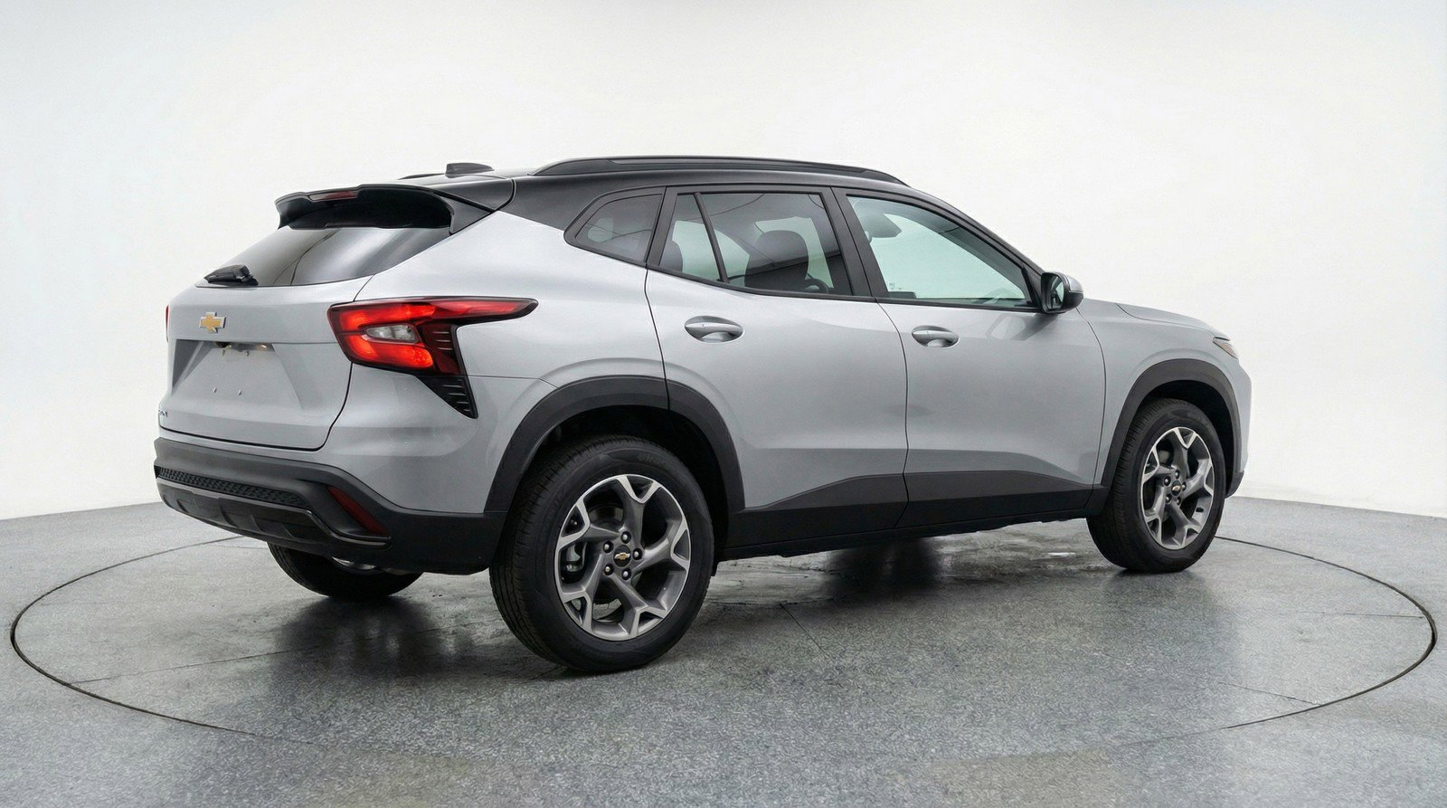 Used 2025 Chevrolet Trax LT w/ LT Convenience Package image 9