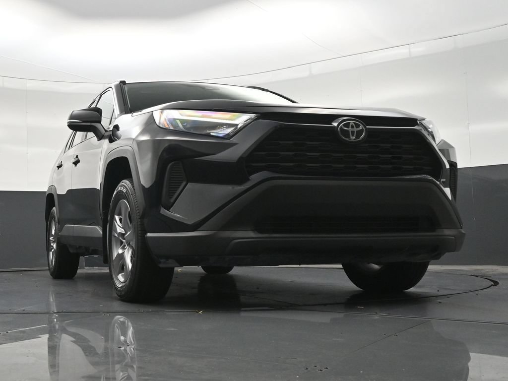 Used 2025 Toyota RAV4 XLE w/ Convenience Package FWD image 30