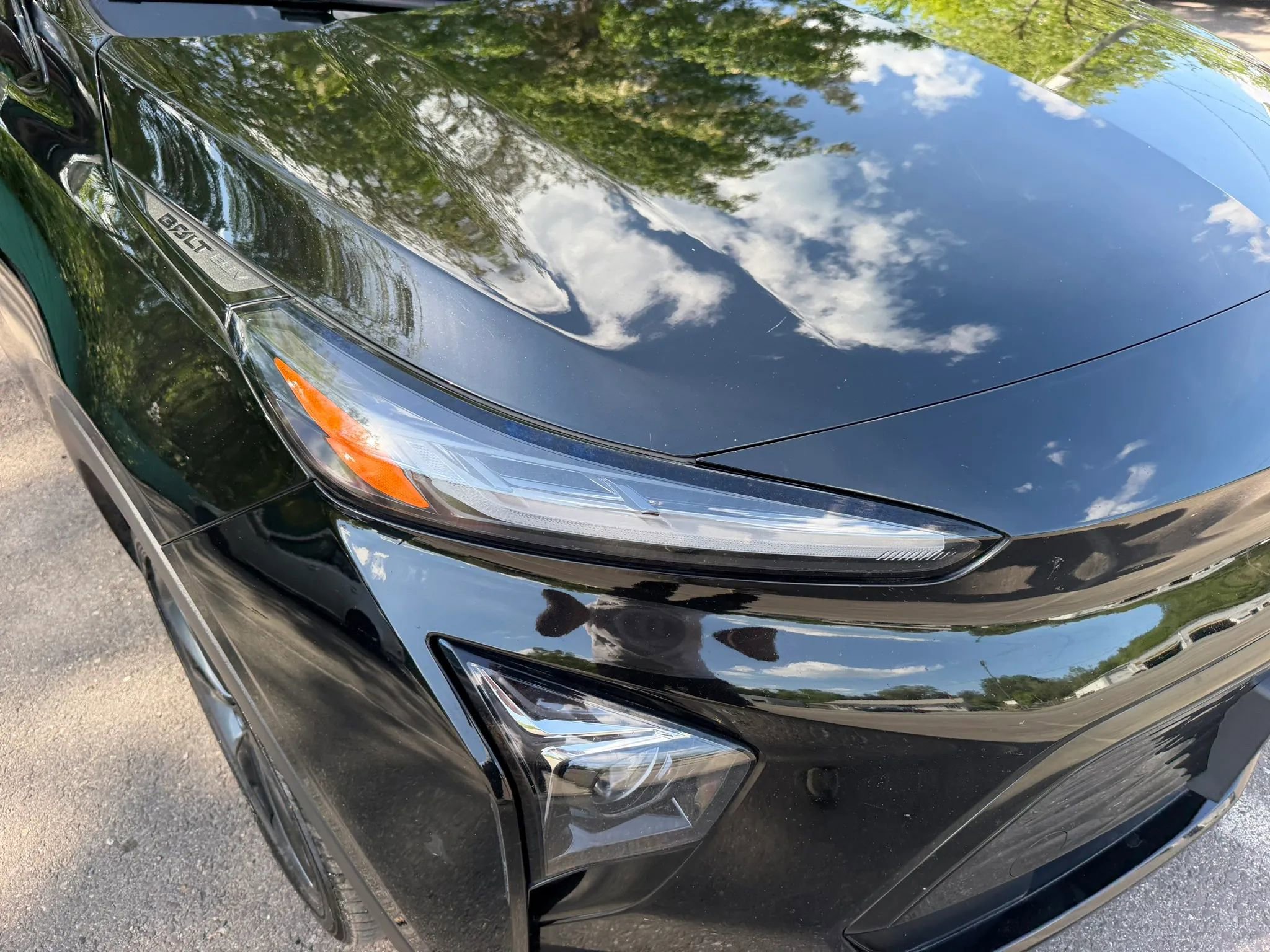 Used 2022 Chevrolet Bolt EUV Premier w/ Launch Edition FWD image 4