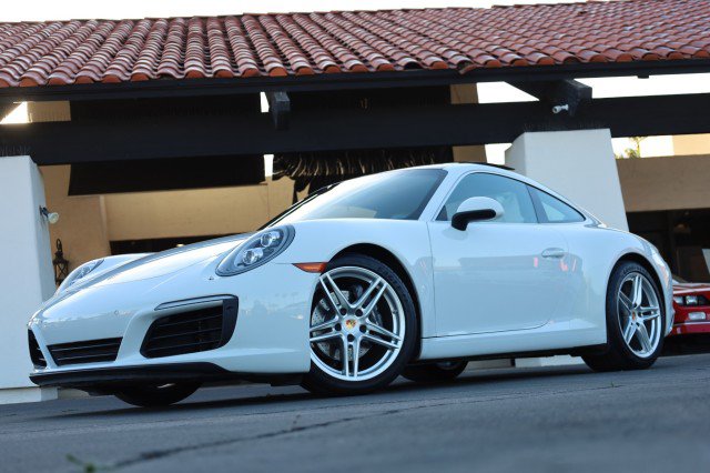 Used 2017 Porsche 911 Carrera RWD image 3