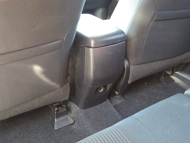 Used 2018 Toyota RAV4 LE image 10