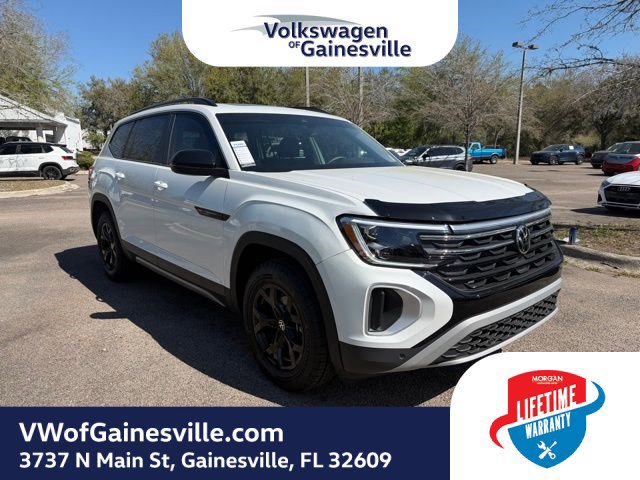 Used 2024 Volkswagen Atlas Peak Edition SEL image 1