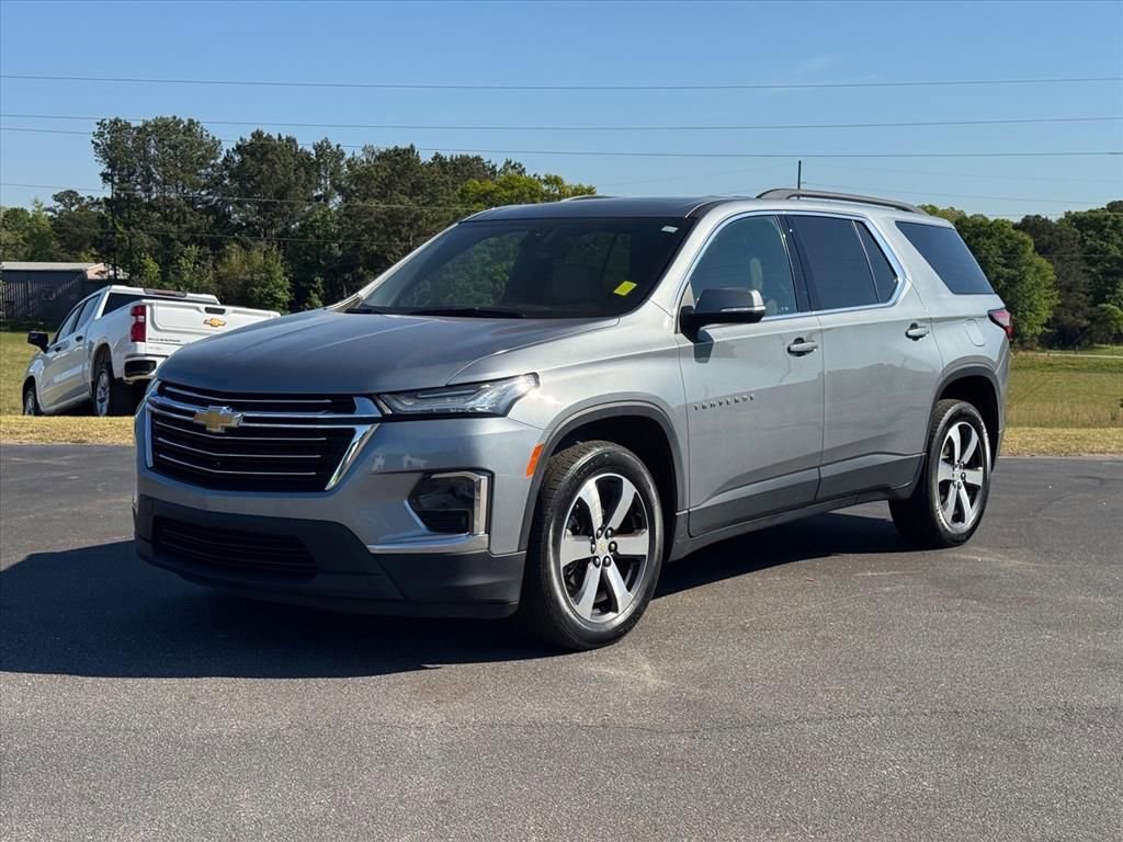 Used 2023 Chevrolet Traverse LT w/ LT Premium Package image 7