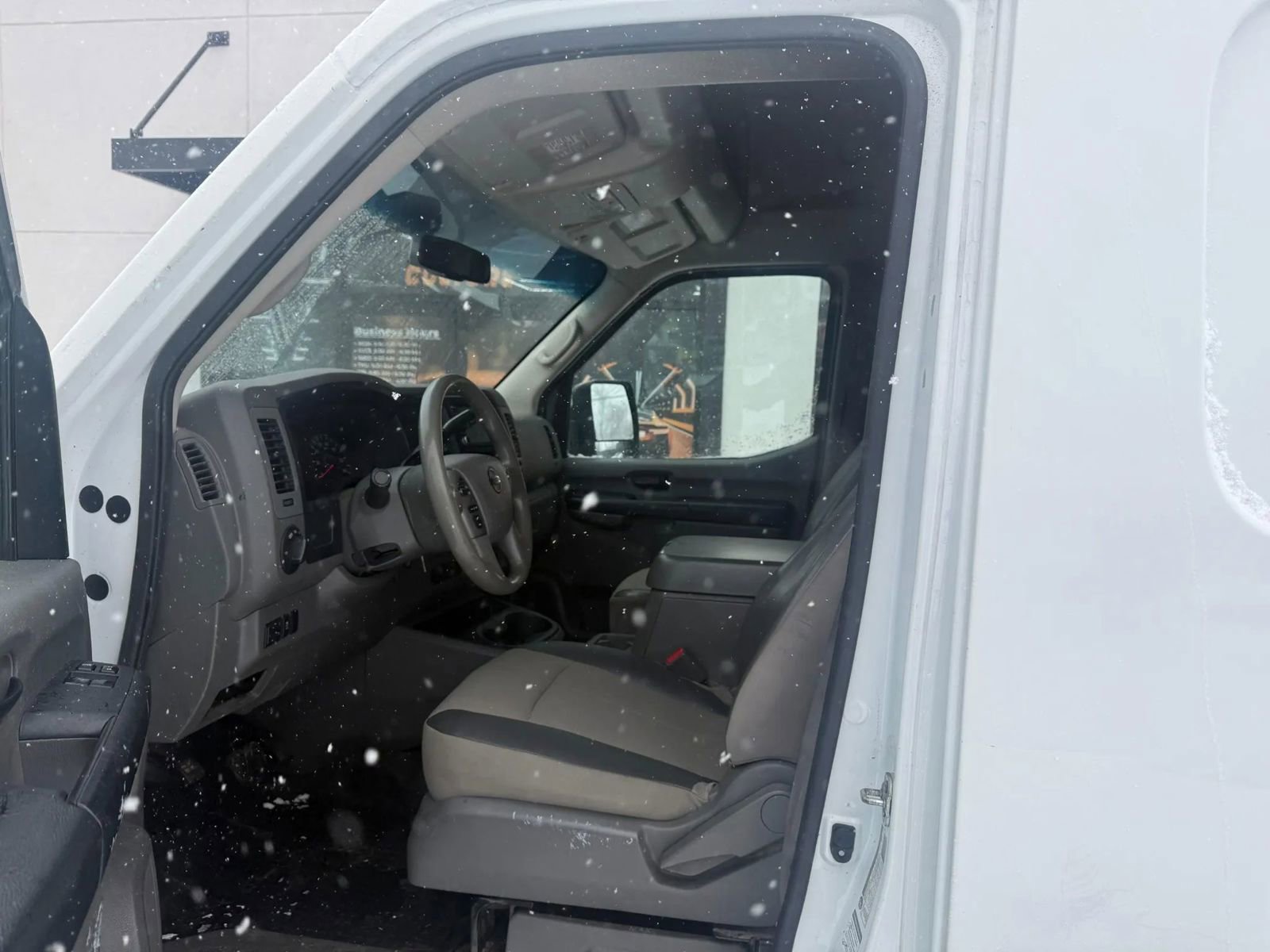 Used 2020 Nissan NV 2500 SV image 9