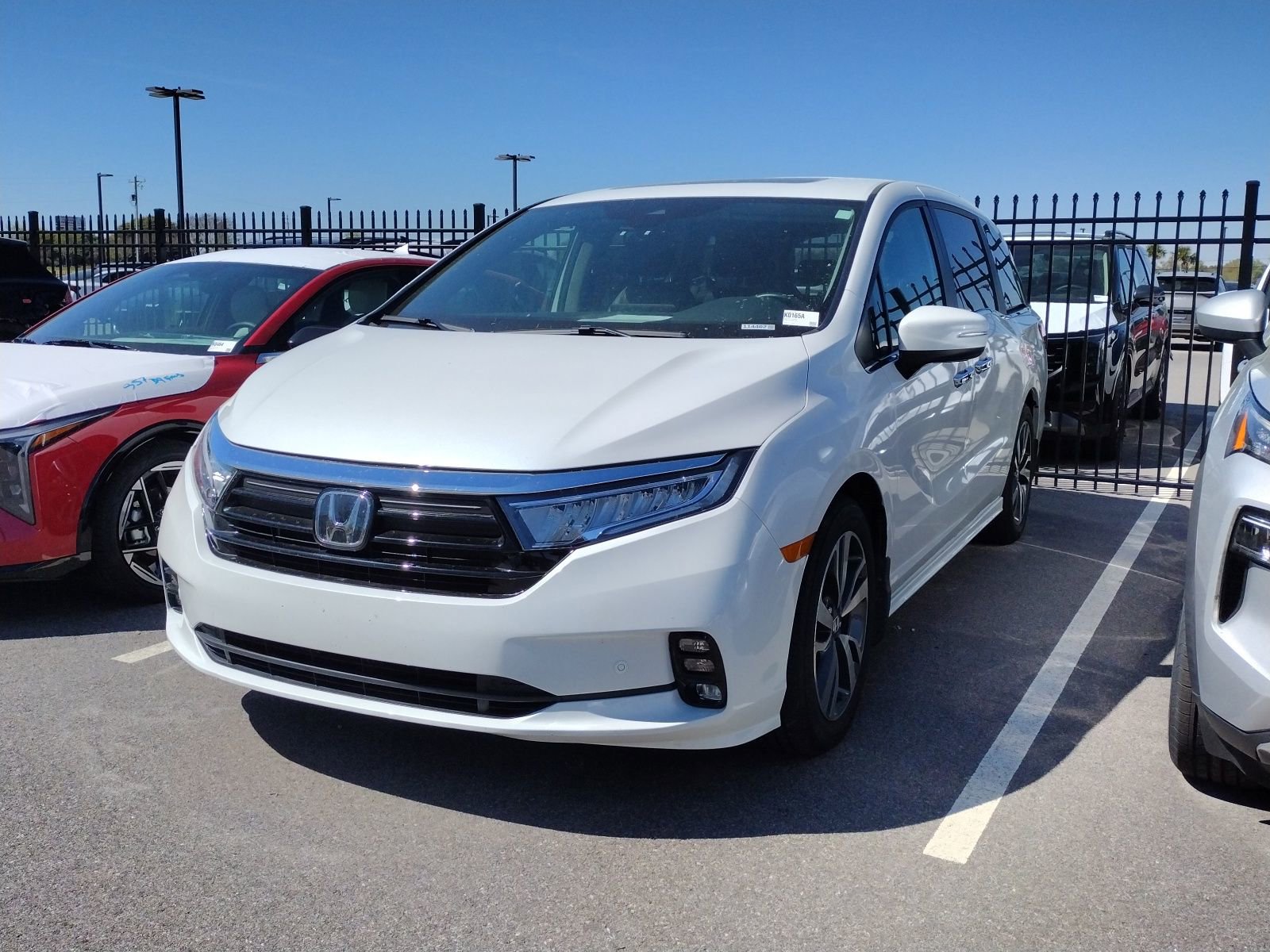 Used 2023 Honda Odyssey Touring image 3