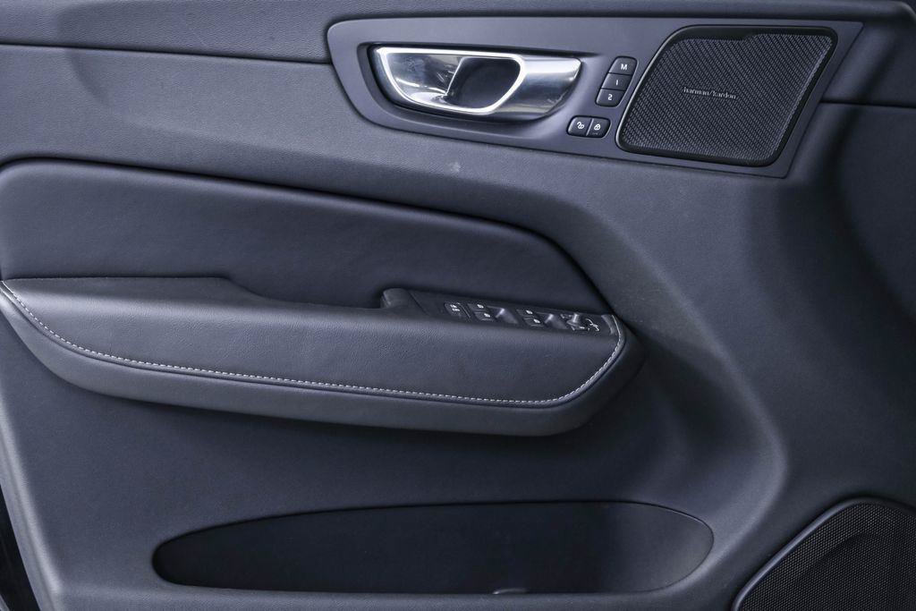 Certified 2023 Volvo XC60 B5 Ultimate w/ Climate Package FWD image 8
