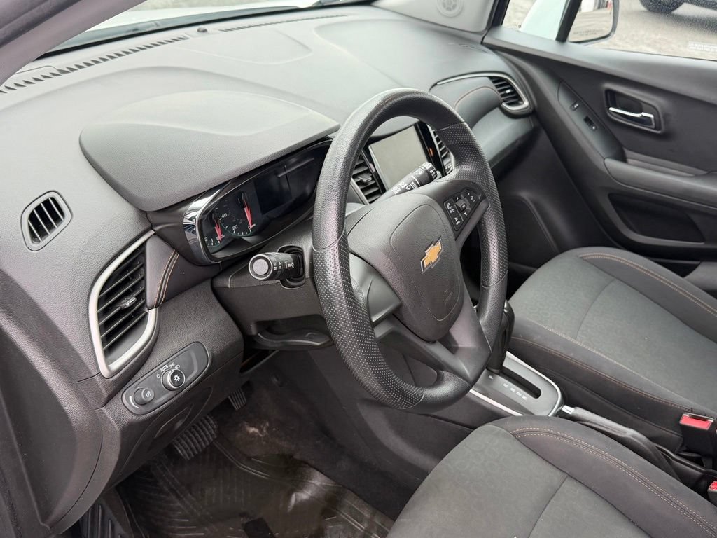 Used 2019 Chevrolet Trax LS w/ Air And Auto Package FWD image 19