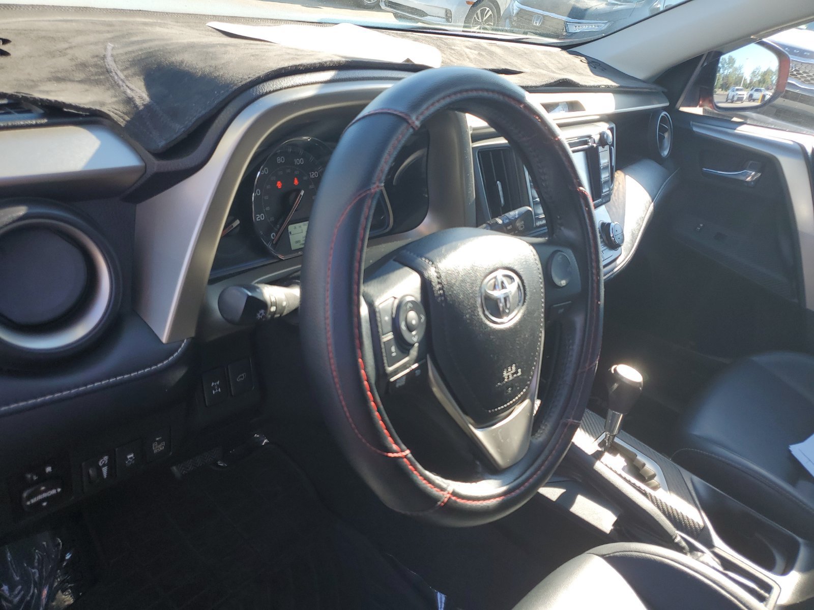 Used 2014 Toyota RAV4 Limited w/ Technology Package AWD/4WD image 20