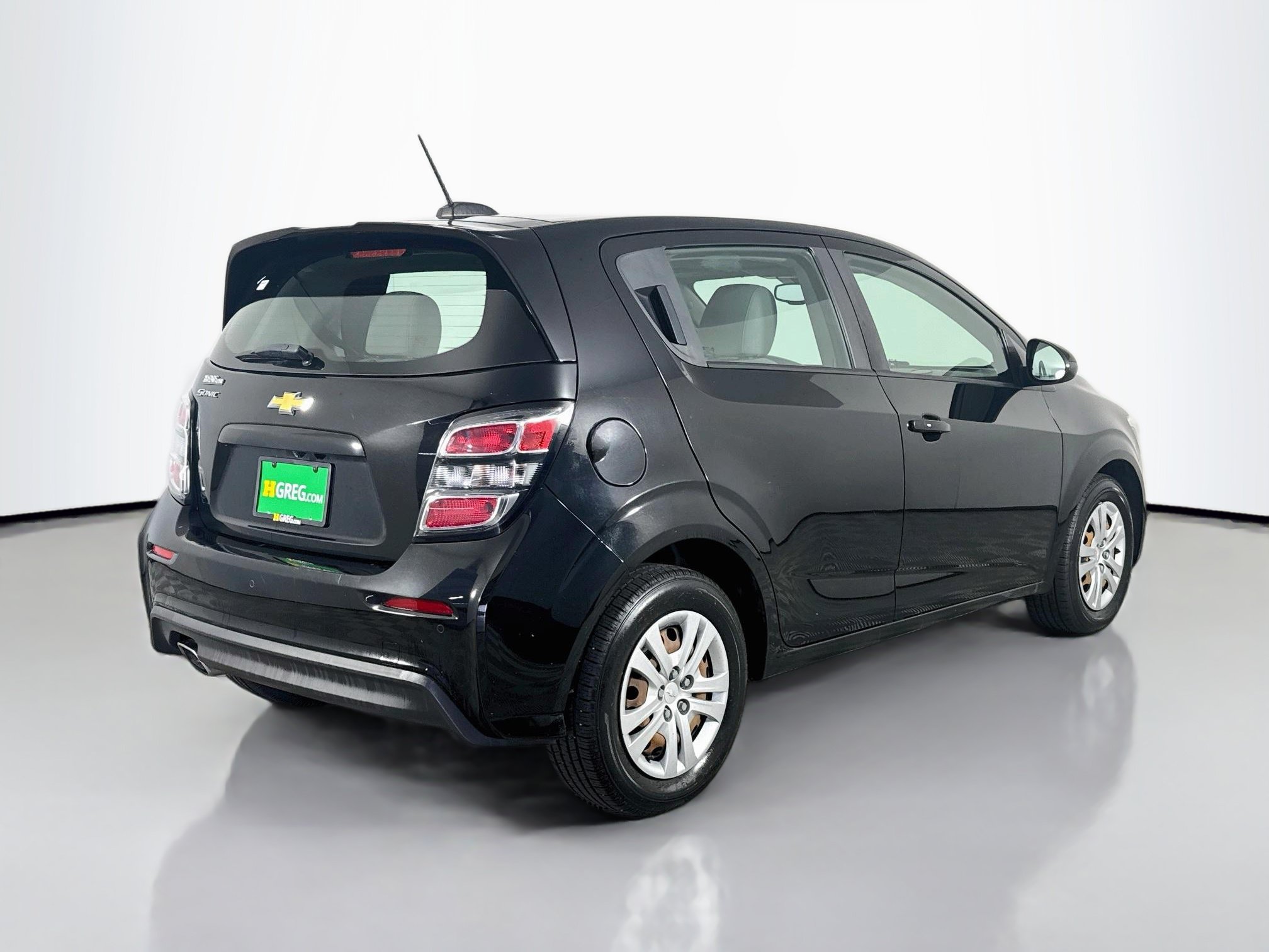 Used 2020 Chevrolet Sonic LT FWD image 10