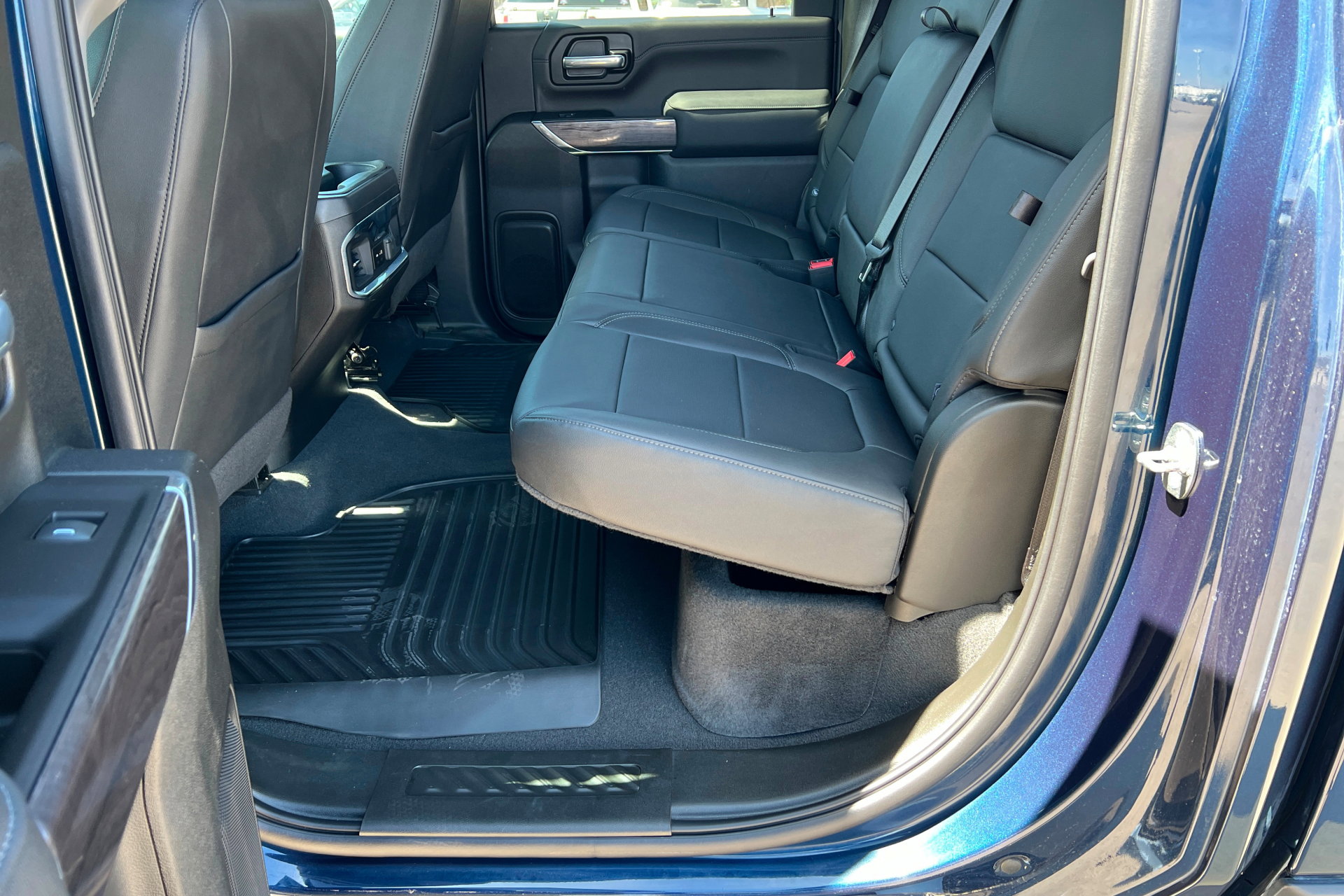 Used 2022 Chevrolet Silverado 3500 LTZ w/ LTZ Plus Package image 22