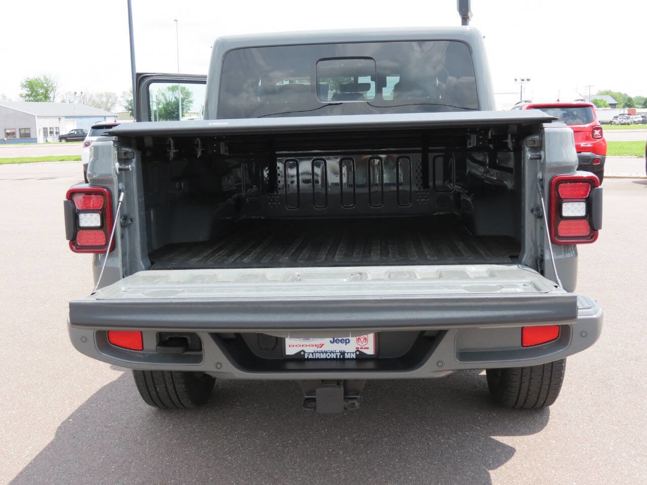 Used 2022 Jeep Gladiator Overland image 30