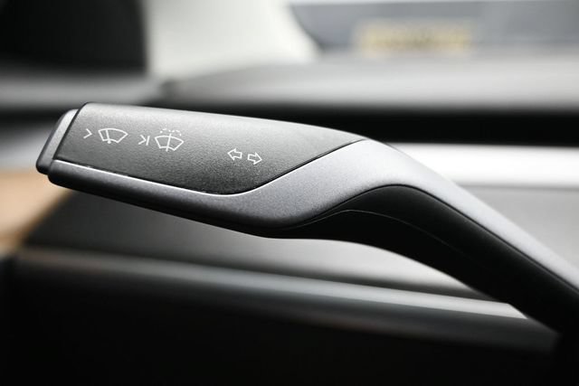 Used 2021 Tesla Model 3 Standard Range Plus RWD image 18
