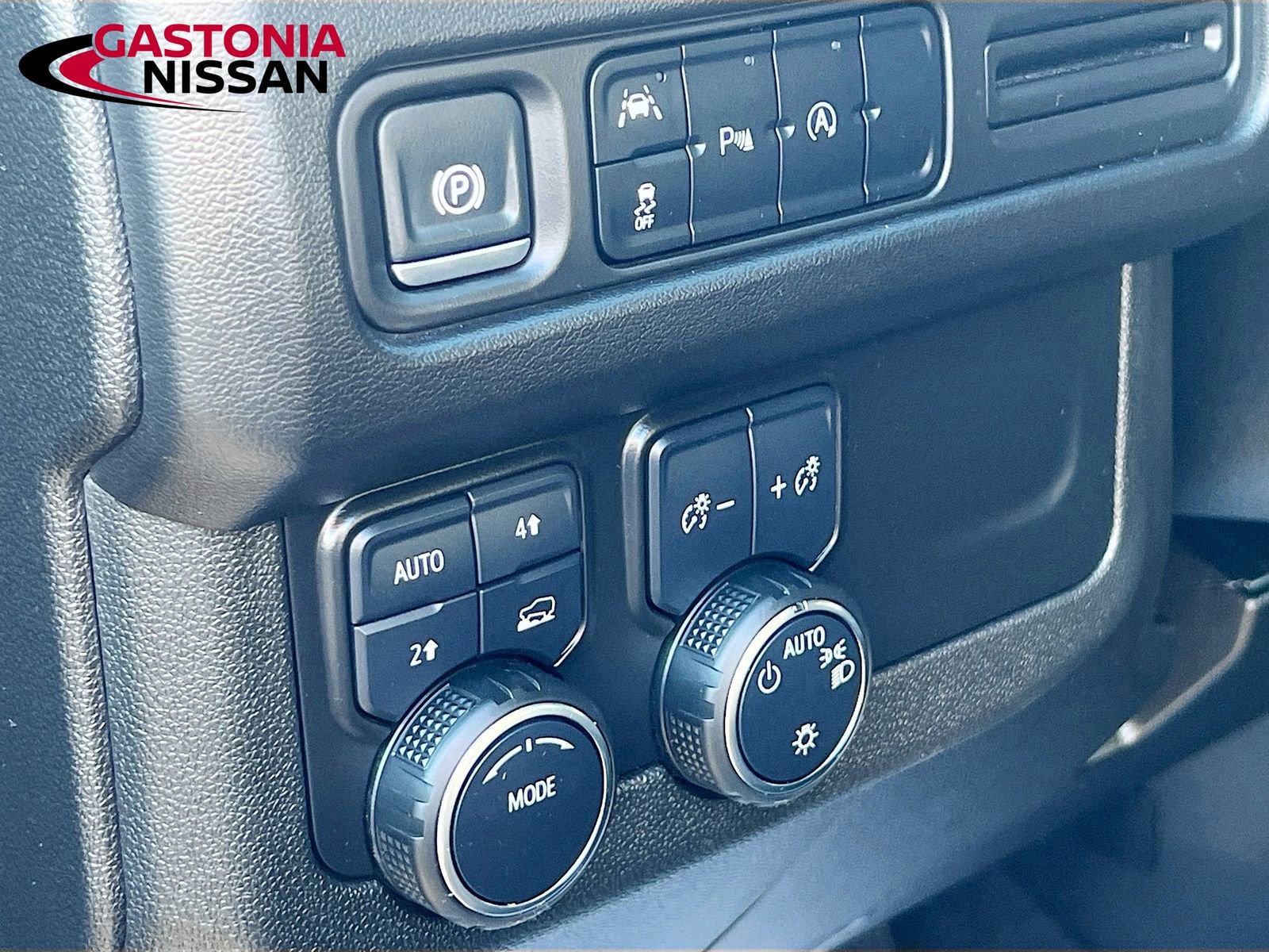 Used 2024 Chevrolet Suburban LT image 13