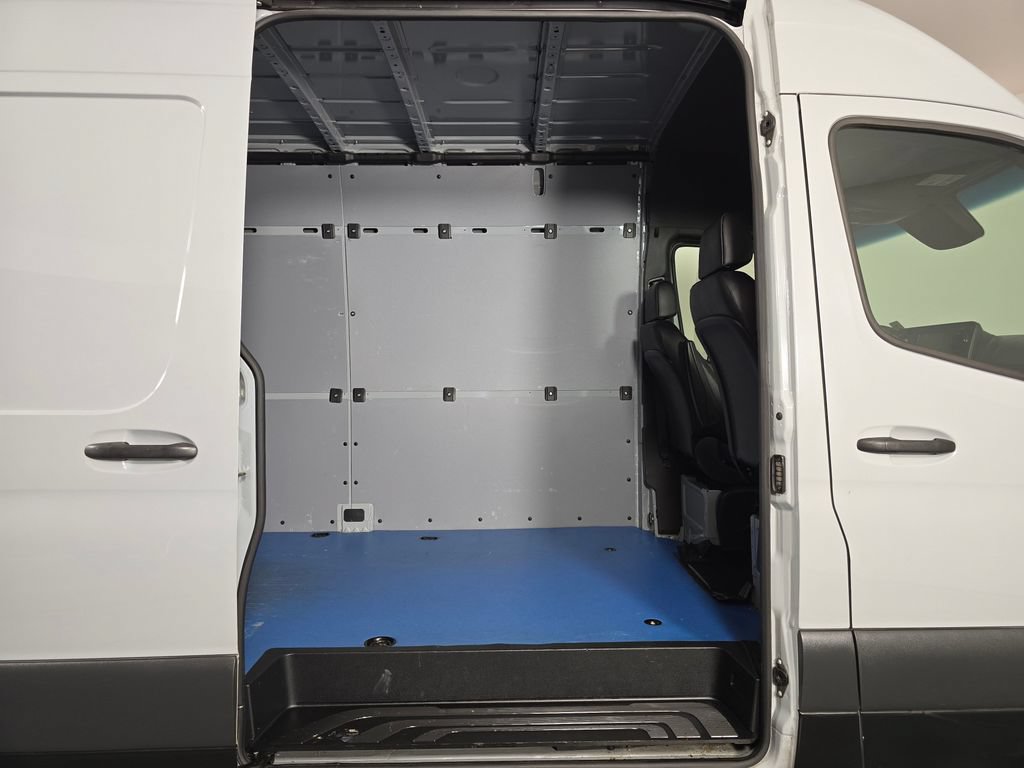 Used 2021 Mercedes-Benz Sprinter 2500 image 12