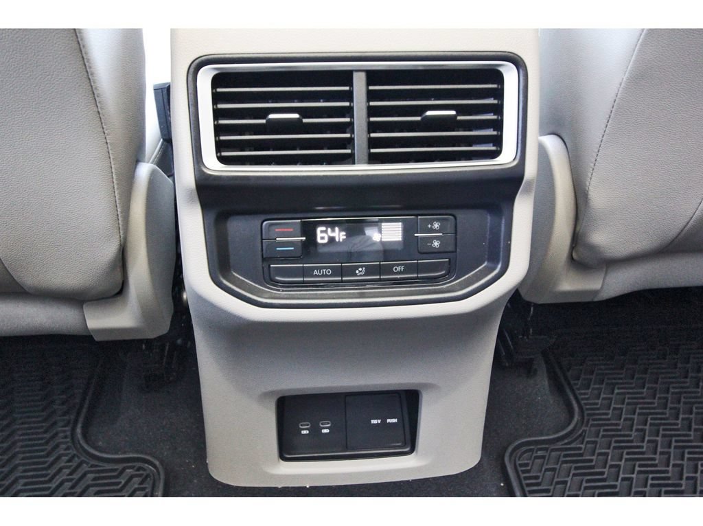 Used 2025 Volkswagen Atlas SE FWD image 15