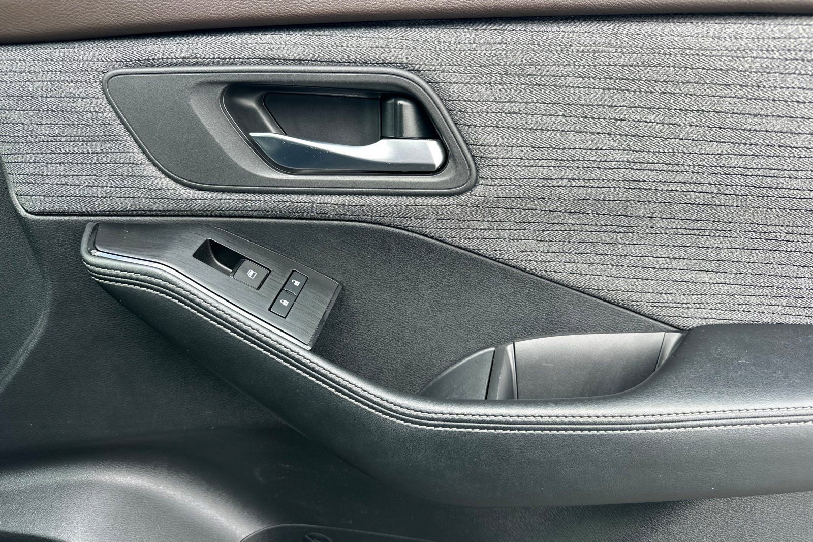 Used 2023 Nissan Rogue SV image 20