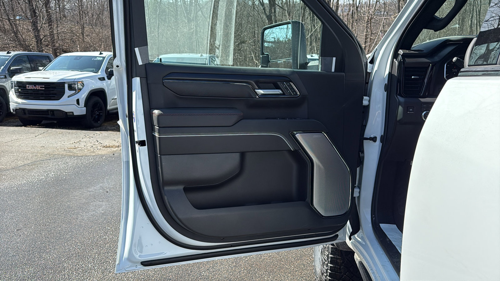 New 2026 GMC Sierra 2500 AT4X w/ LPO, Black Badging Package image 7