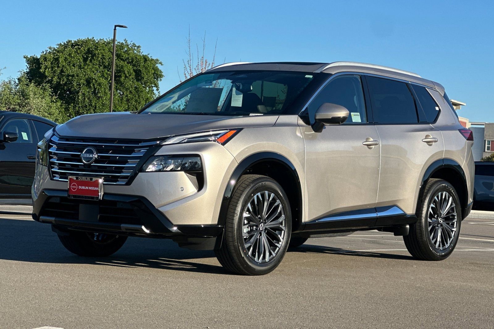 New 2026 Nissan Rogue Platinum image 8