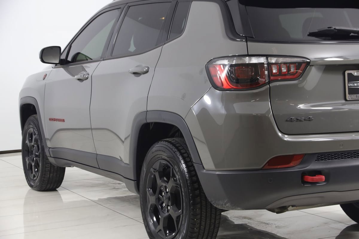 Used 2023 Jeep Compass Trailhawk w/ Trailhawk Convenience Group AWD/4WD image 23