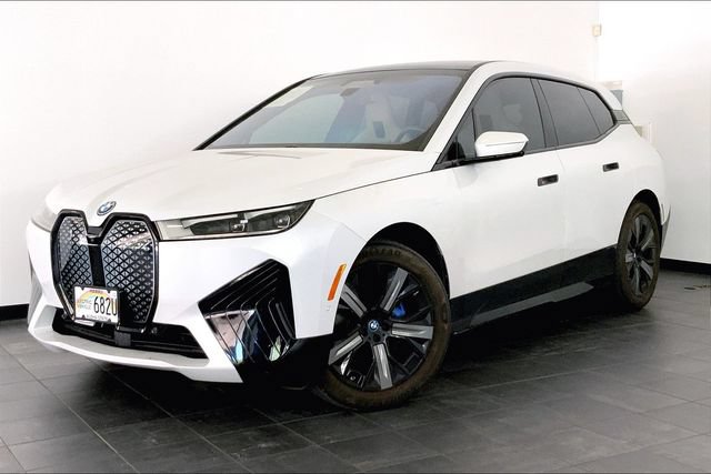 Certified 2024 BMW iX xDrive50 w/ Premium Package AWD/4WD image 1