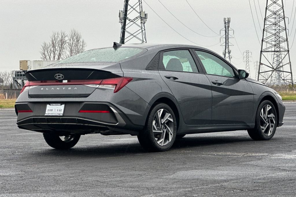 New 2025 Hyundai Elantra Sport image 4