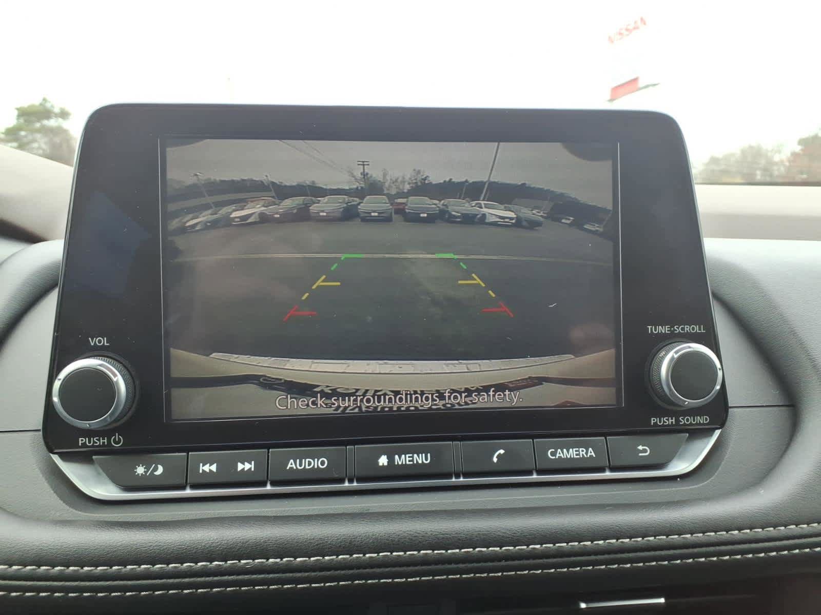 Used 2023 Nissan Rogue SV image 15