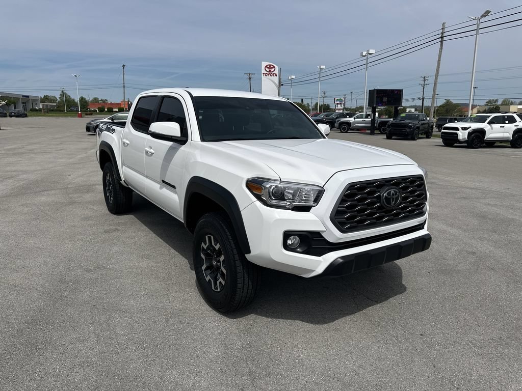 Used 2022 Toyota Tacoma TRD Off-Road AWD/4WD image 3
