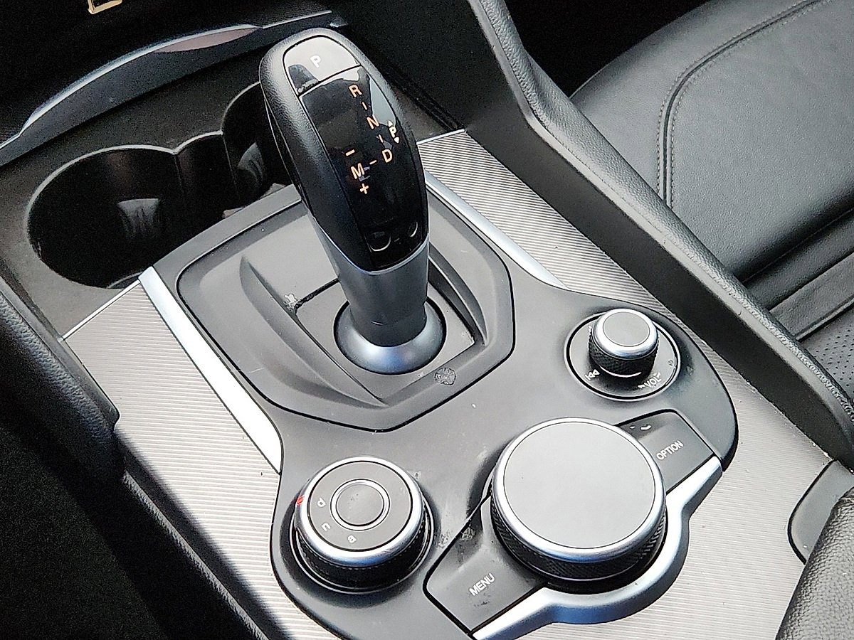 Used 2019 Alfa Romeo Giulia Ti Sport w/ Quick Order Package 22U Sport image 11