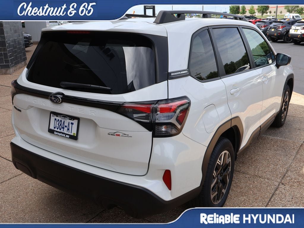 Used 2025 Subaru Forester Premium AWD/4WD image 6