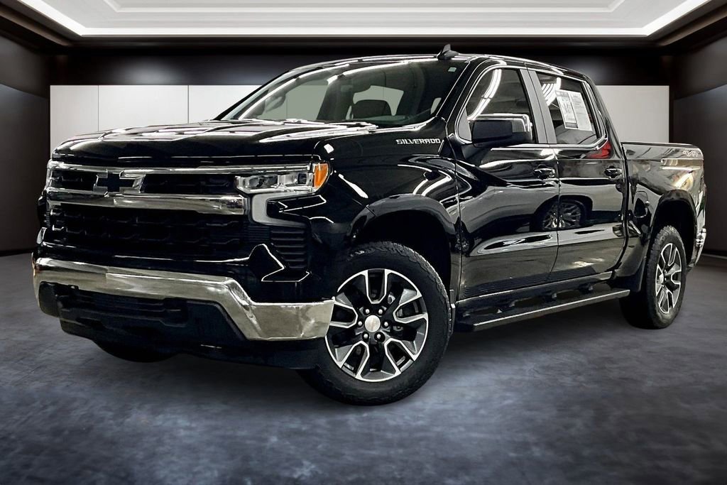 Used 2024 Chevrolet Silverado 1500 LT image 3