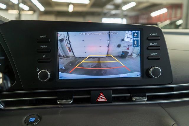 Used 2021 Hyundai Elantra Blue image 27