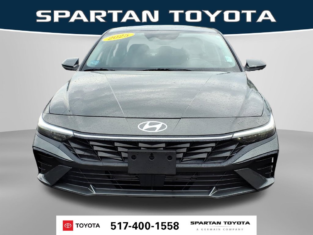 Used 2025 Hyundai Elantra SEL FWD image 3