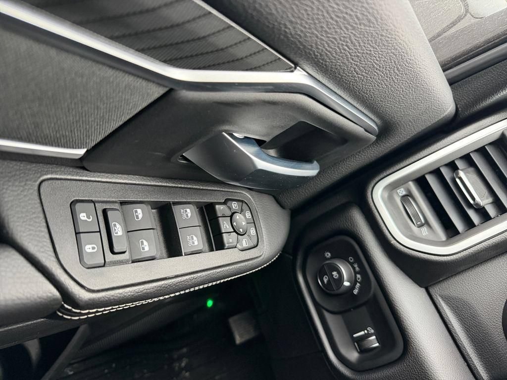 New 2026 RAM 2500 Big Horn AWD/4WD image 27