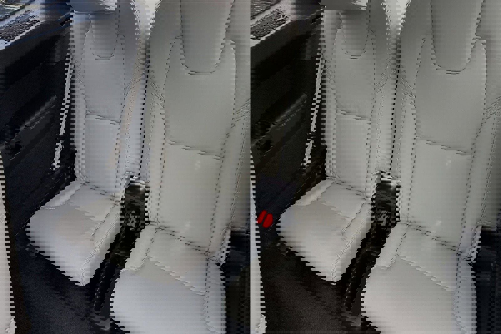 Certified 2025 Volvo XC90 B6 Ultra w/ Protection Package Premier image 14