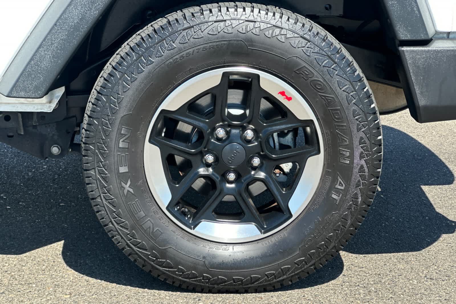 Used 2016 Jeep Wrangler Sport w/ Connectivity Group AWD/4WD image 29