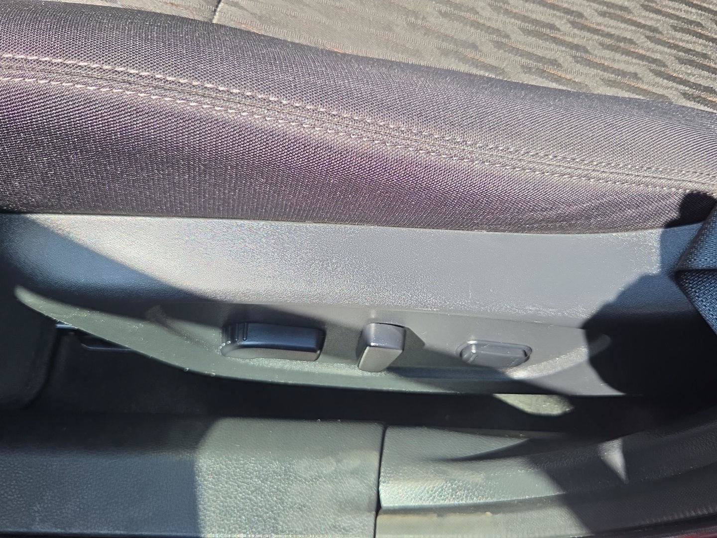 Used 2020 Nissan Rogue SV AWD/4WD image 12