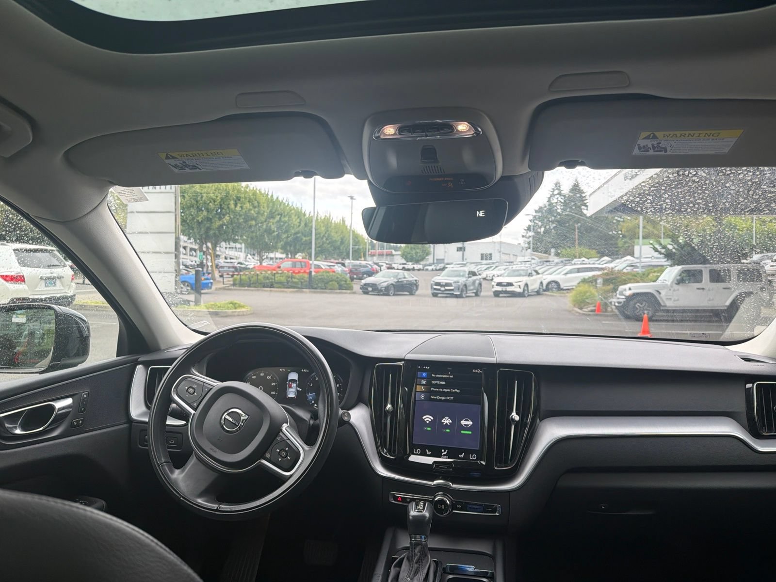 Used 2020 Volvo XC60 T6 Momentum w/ Protection Package AWD/4WD image 8