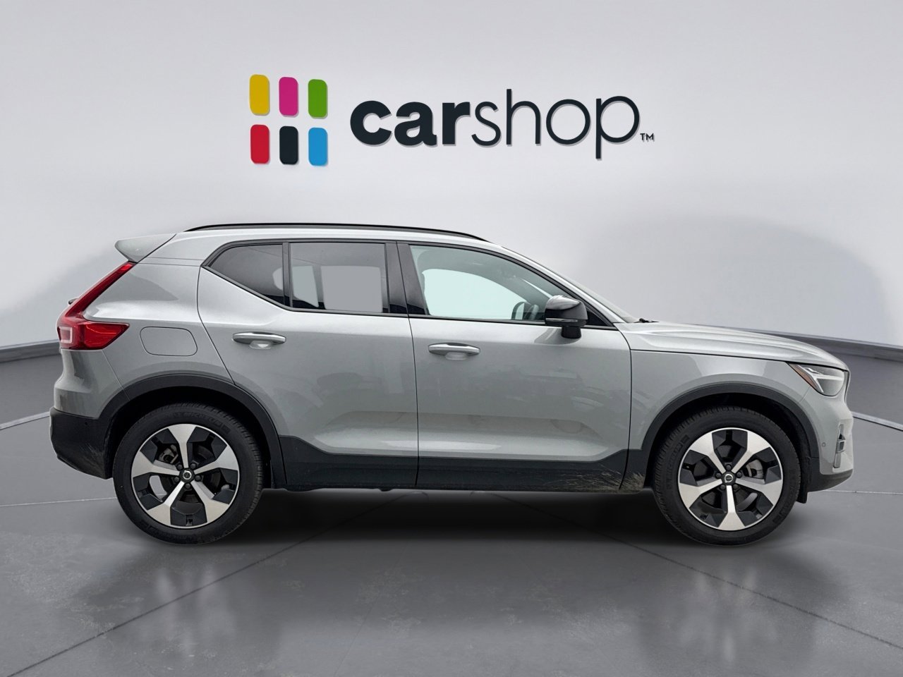 Used 2025 Volvo XC40 B5 Plus AWD/4WD image 6